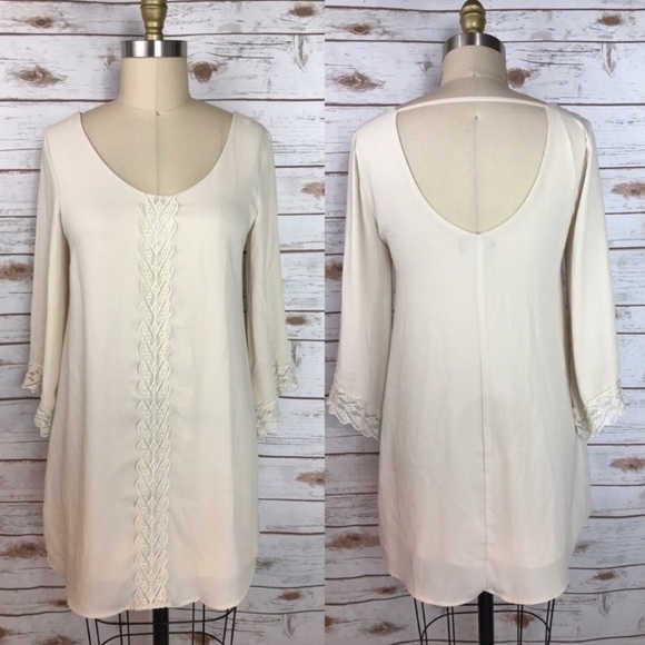 Astr Dresses & Skirts - ASTR CREAM LACE LONG SLEEVE DRESS